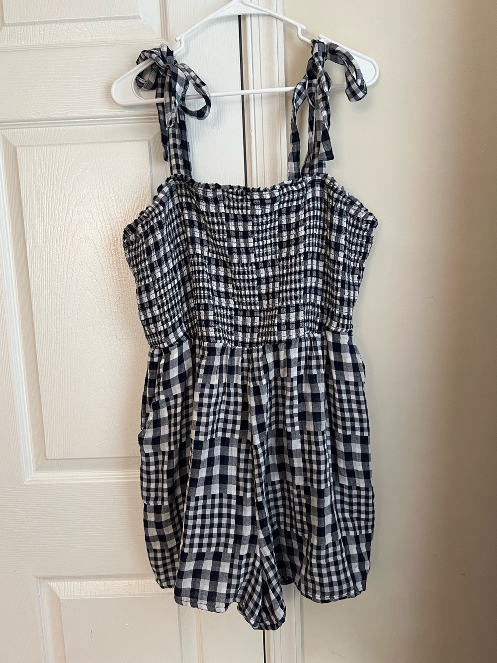 Old Navy White & Navy Blue Gingham Smocked Tie Straps Romper XL